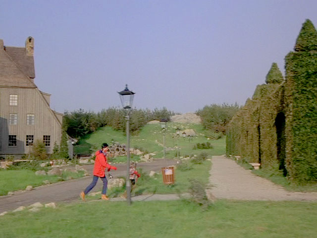 maze left side view 2